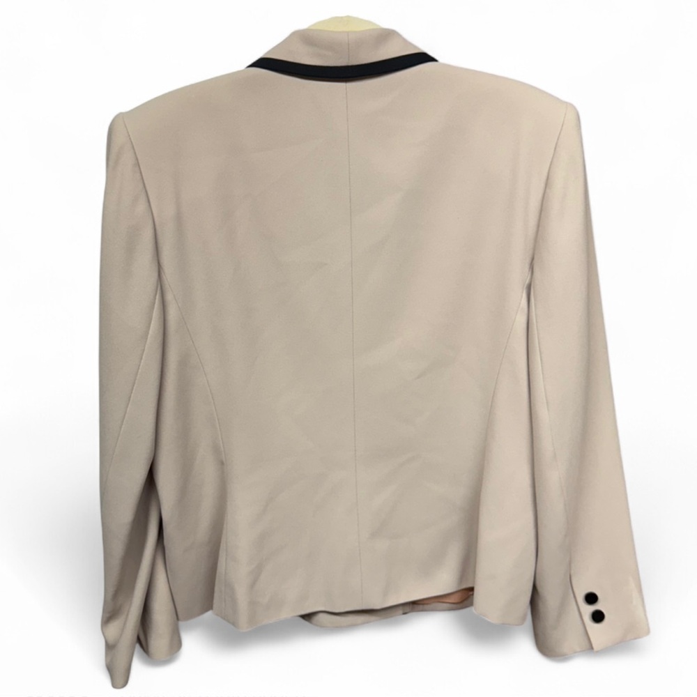 Kasper Women's Tan Blazer with Black Trim - Picture 4 of 6